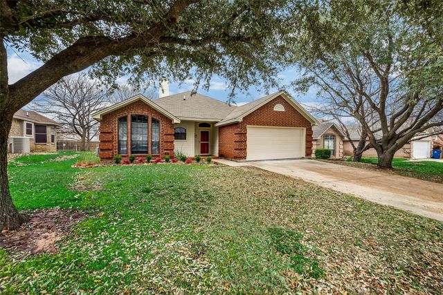 728 Nicole Drive, Burleson, TX 76028
