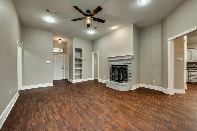 728 Nicole Drive, Burleson, TX 76028