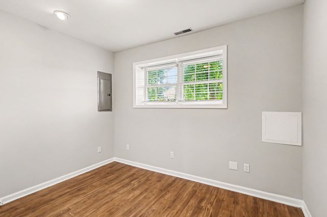 1608 Lillian Cir, Columbia, TN 38401