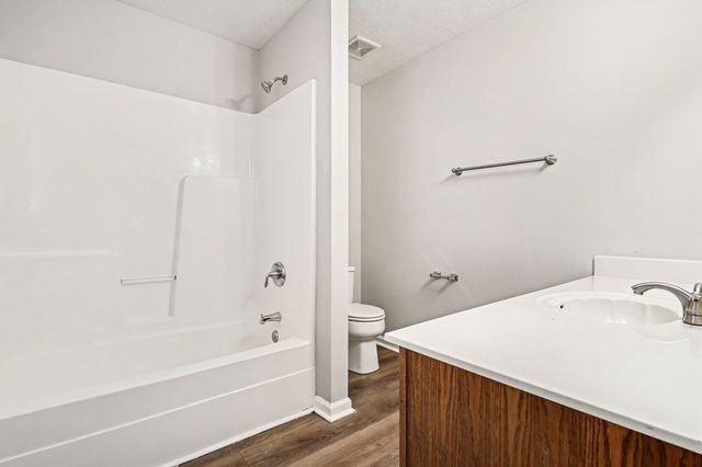 1608 Lillian Cir, Columbia, TN 38401