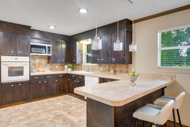 3165 E Houston Street, Paris, TX 75460