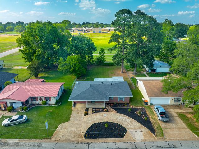 3165 E Houston Street, Paris, TX 75460