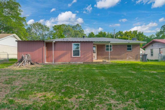 3165 E Houston Street, Paris, TX 75460