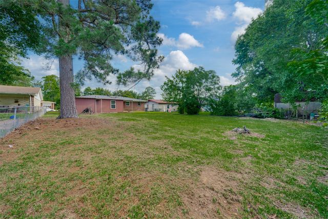 3165 E Houston Street, Paris, TX 75460