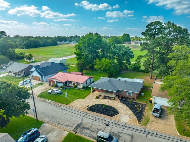 3165 E Houston Street, Paris, TX 75460