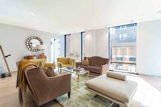 10 Farnsworth Street 3B, Boston, MA 02210