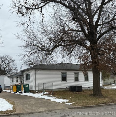 1201 E Cleveland Avenue, Sapulpa, OK 74066