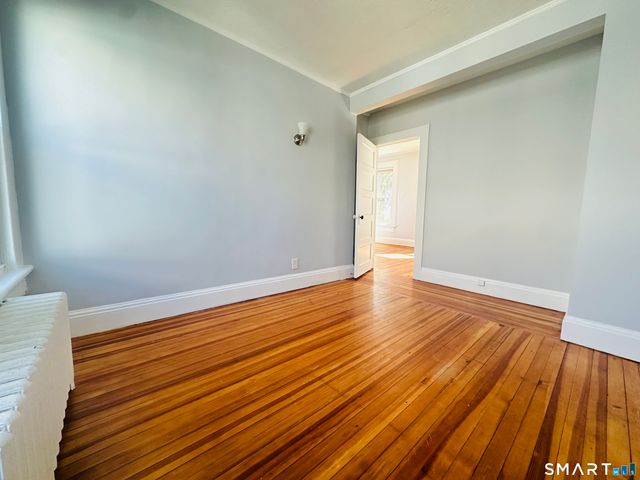 133 Quaker Lane South 2, West Hartford, CT 06119