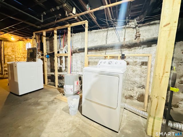 133 Quaker Lane South 2, West Hartford, CT 06119