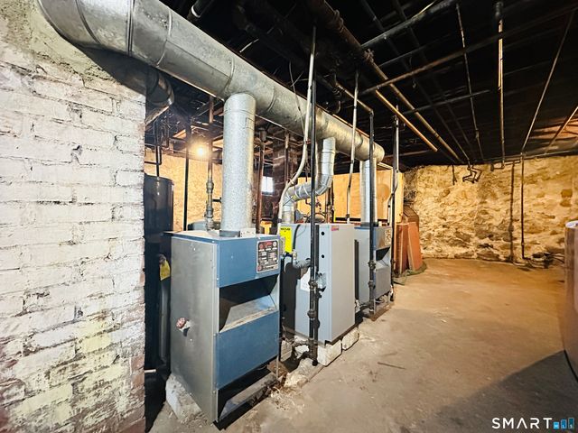 133 Quaker Lane South 2, West Hartford, CT 06119