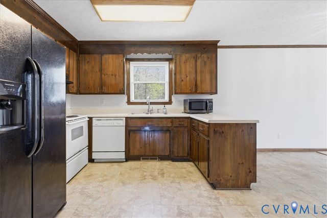 11405 Willow Ln, Disputanta, VA 23842