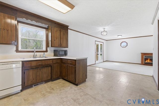 11405 Willow Ln, Disputanta, VA 23842