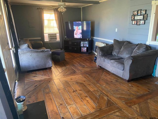1670 Shiloh St,, Paris, TX 75460