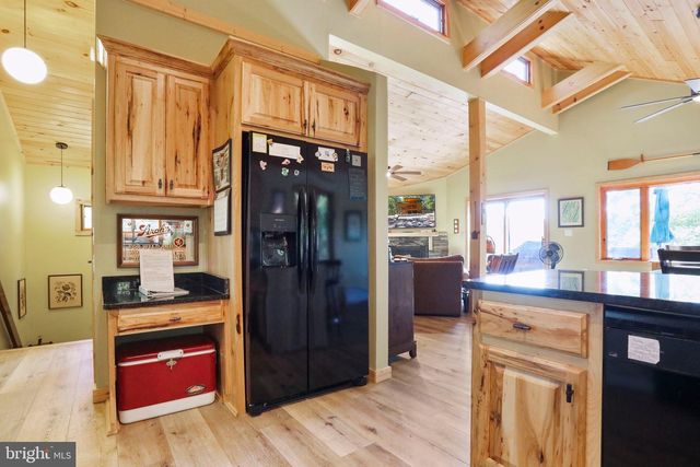 1807 CONSTANT RUN RD, Great Cacapon, WV 25422