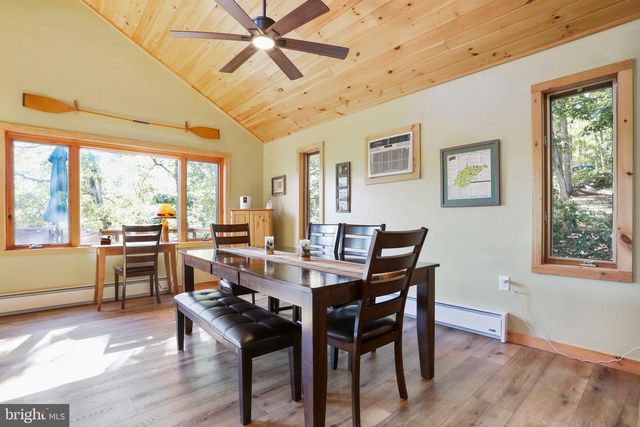 1807 CONSTANT RUN RD, Great Cacapon, WV 25422