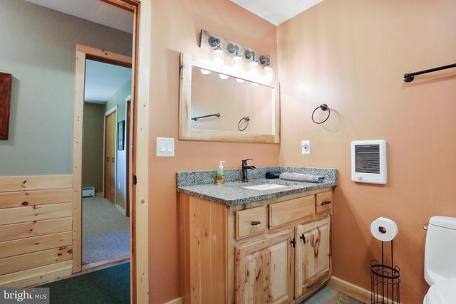 1807 CONSTANT RUN RD, Great Cacapon, WV 25422