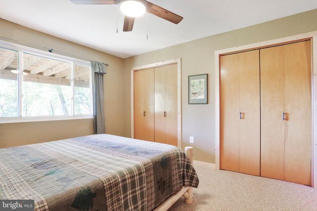 1807 CONSTANT RUN RD, Great Cacapon, WV 25422