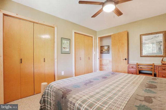 1807 CONSTANT RUN RD, Great Cacapon, WV 25422