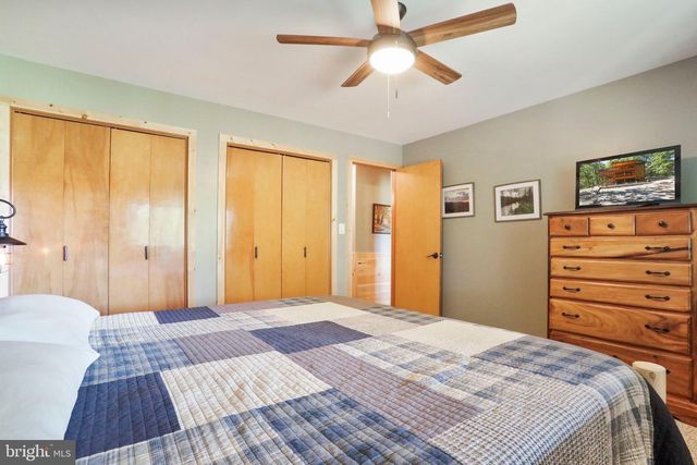 1807 CONSTANT RUN RD, Great Cacapon, WV 25422