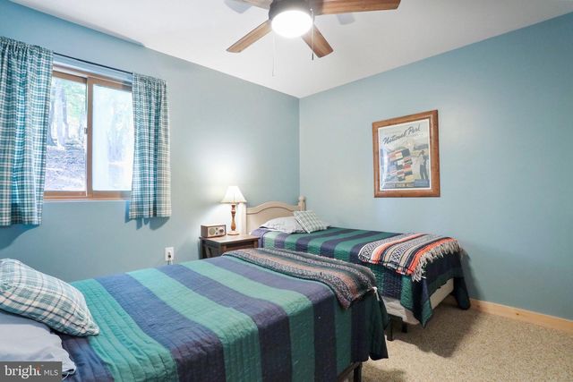 1807 CONSTANT RUN RD, Great Cacapon, WV 25422