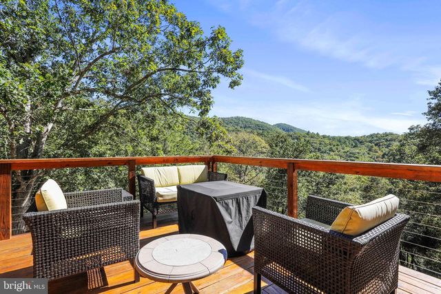 1807 CONSTANT RUN RD, Great Cacapon, WV 25422