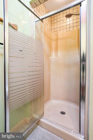 1807 CONSTANT RUN RD, Great Cacapon, WV 25422