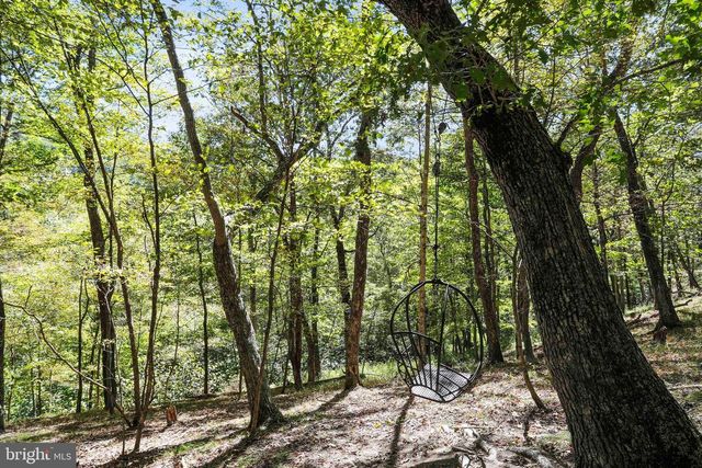 1807 CONSTANT RUN RD, Great Cacapon, WV 25422