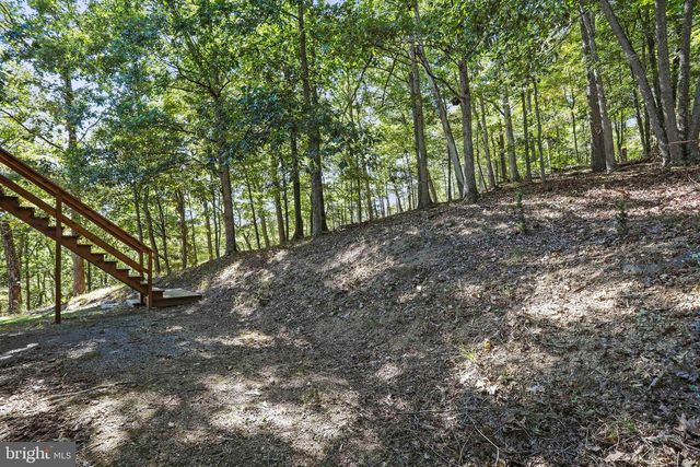 1807 CONSTANT RUN RD, Great Cacapon, WV 25422