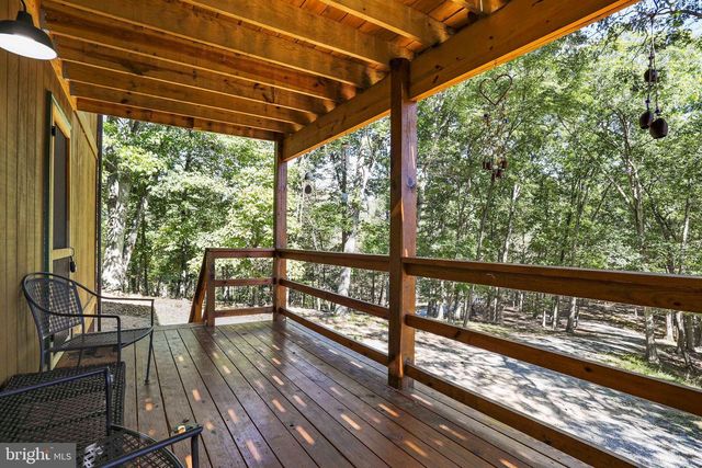 1807 CONSTANT RUN RD, Great Cacapon, WV 25422