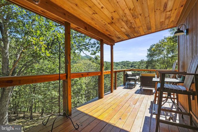 1807 CONSTANT RUN RD, Great Cacapon, WV 25422