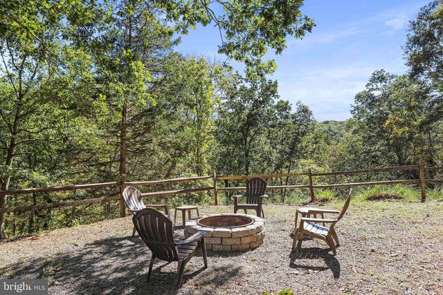 1807 CONSTANT RUN RD, Great Cacapon, WV 25422