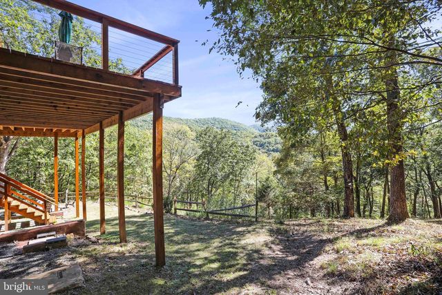 1807 CONSTANT RUN RD, Great Cacapon, WV 25422