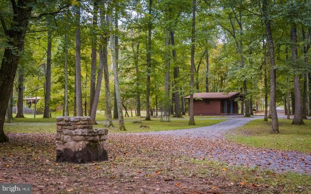 1807 CONSTANT RUN RD, Great Cacapon, WV 25422