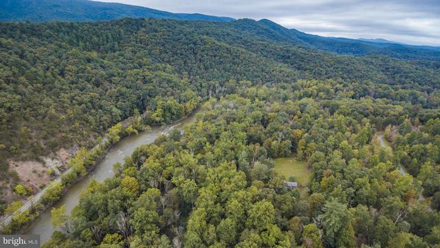 1807 CONSTANT RUN RD, Great Cacapon, WV 25422