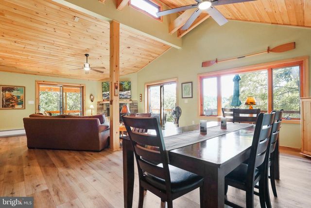 1807 CONSTANT RUN RD, Great Cacapon, WV 25422