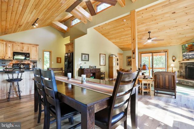 1807 CONSTANT RUN RD, Great Cacapon, WV 25422