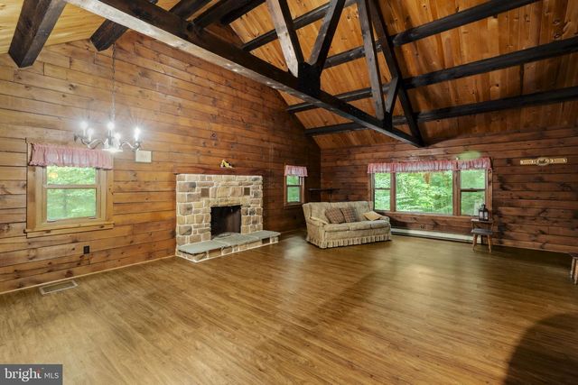 88 FOX RD, Newmanstown, PA 17073