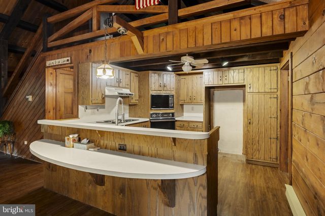 88 FOX RD, Newmanstown, PA 17073