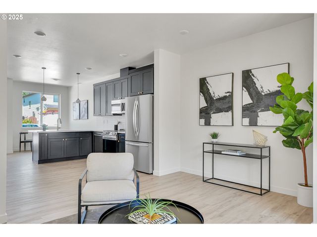 14822 Ne Couch St 4, Portland, OR 97230
