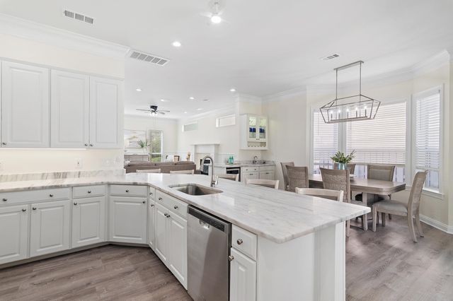 87 Cayman Cove, Destin, FL 32541