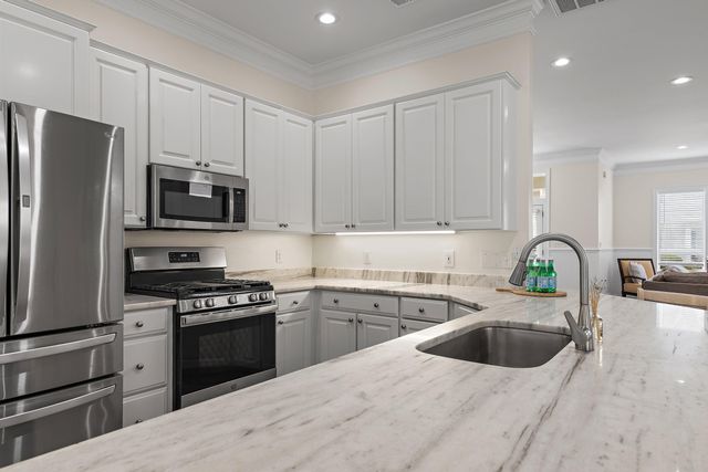 87 Cayman Cove, Destin, FL 32541