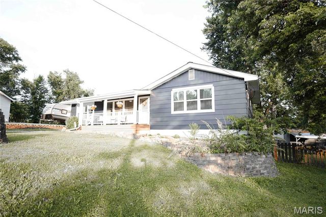 132 Kunze Drive, St Charles, MO 63303