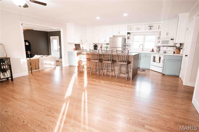 132 Kunze Drive, St Charles, MO 63303