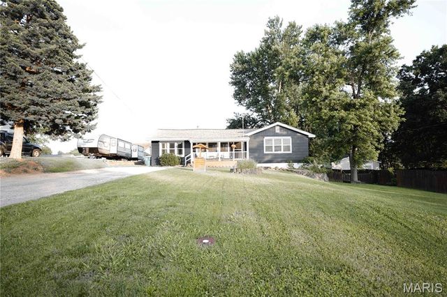 132 Kunze Drive, St Charles, MO 63303