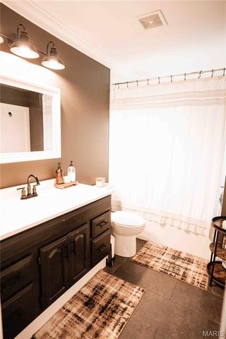 132 Kunze Drive, St Charles, MO 63303