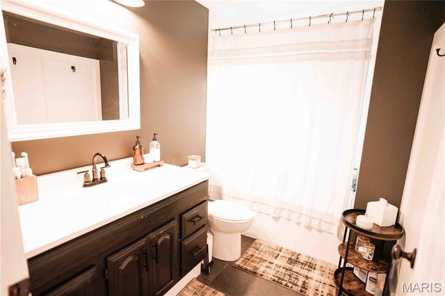 132 Kunze Drive, St Charles, MO 63303