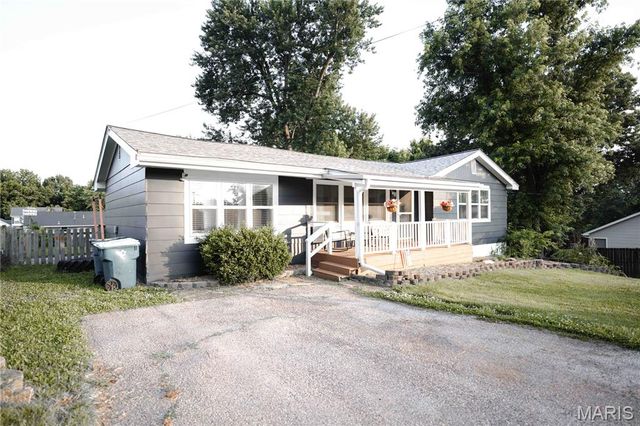 132 Kunze Drive, St Charles, MO 63303