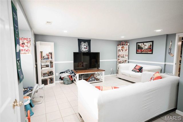 132 Kunze Drive, St Charles, MO 63303