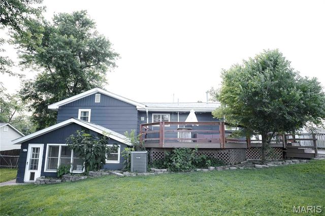 132 Kunze Drive, St Charles, MO 63303