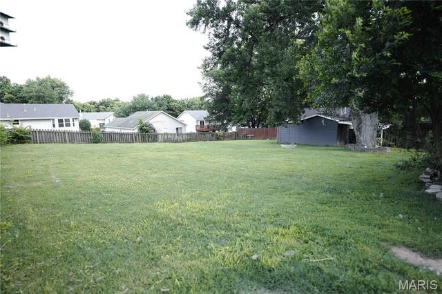 132 Kunze Drive, St Charles, MO 63303